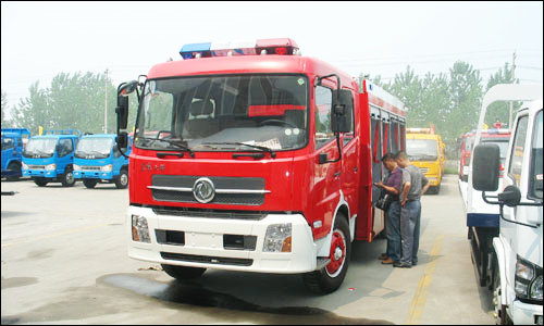 DFL 5270L Water Foam Tanker Fire Truck