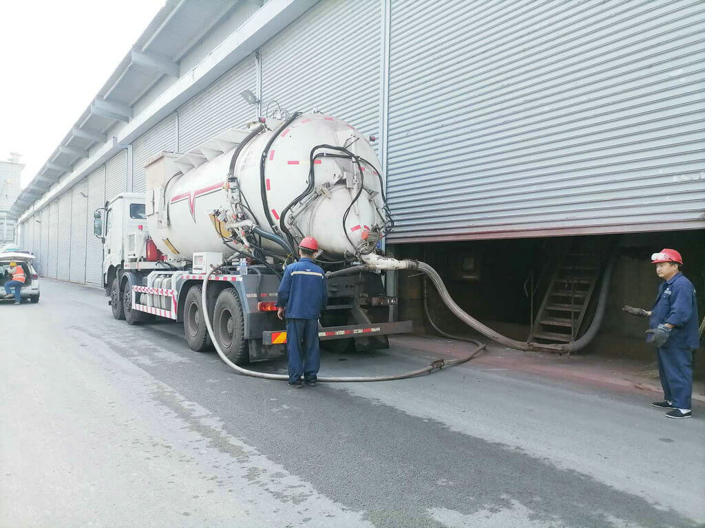 Beiben Supersucker Vacuum Trucks (2) Beiben Supersucker Vacuum Trucks (2)