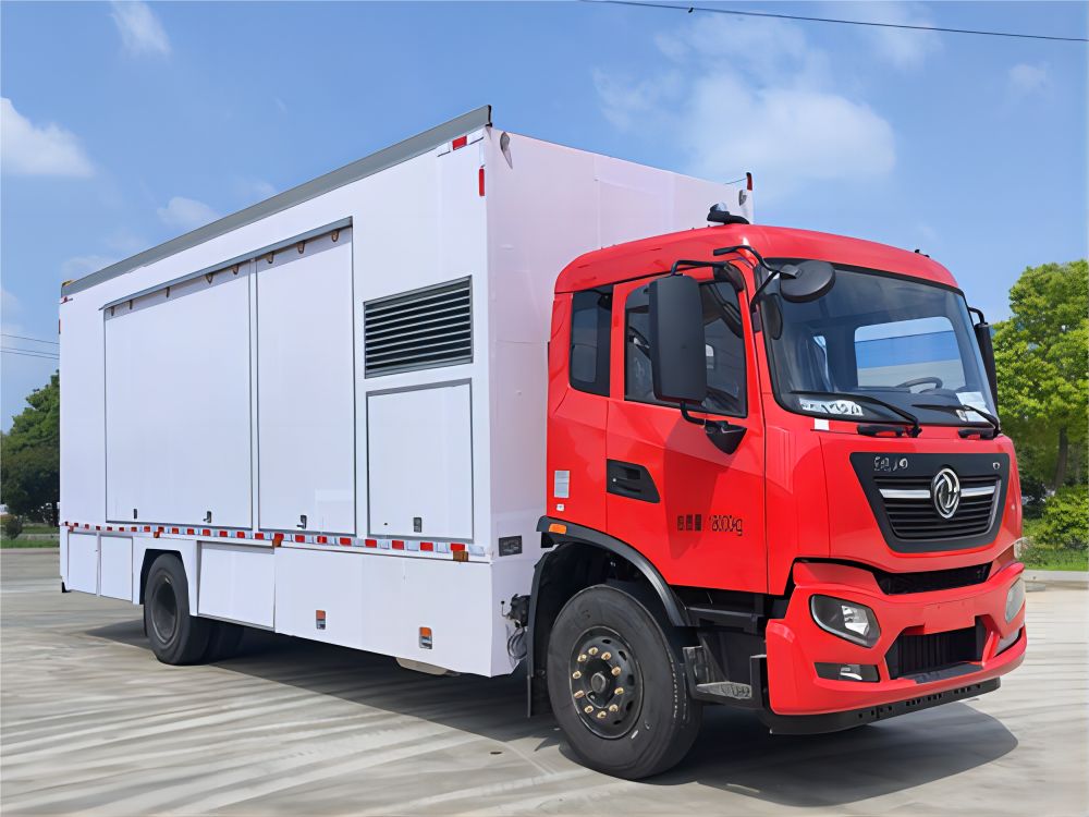 Dongfeng Purifying Water Truck (4) Dongfeng Purifying Water Truck (4)