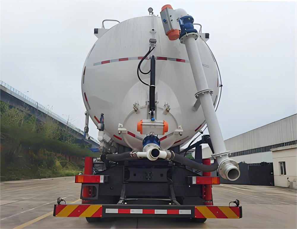Pulverized coal powder Industrial Vacuum Truck (2) Pulverized coal powder Industrial Vacuum Truck (2)