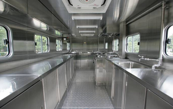 King Run Mobile Fast Food Truck for Military Troops Field Cooking 4X2 Optional Offroad 4X4