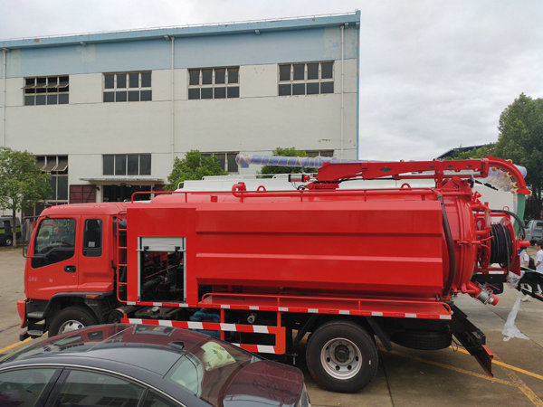 ISUZU High Pressure Vacuum Tanker Combined Sewer Flushing Jetting Truck (4) ISUZU High Pressure Vacuum Tanker Combined Sewer Flushing Jetting Truck (4)