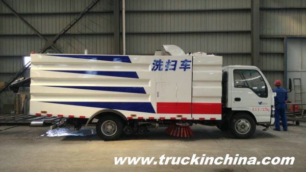 Japan Brand Truck I. S. U. Z. U Road Sweeper 5cbm Tank for Street Sweeping Urban Street Cleaning Mounted Sweep Cleaner Machines Auxiliary Engine