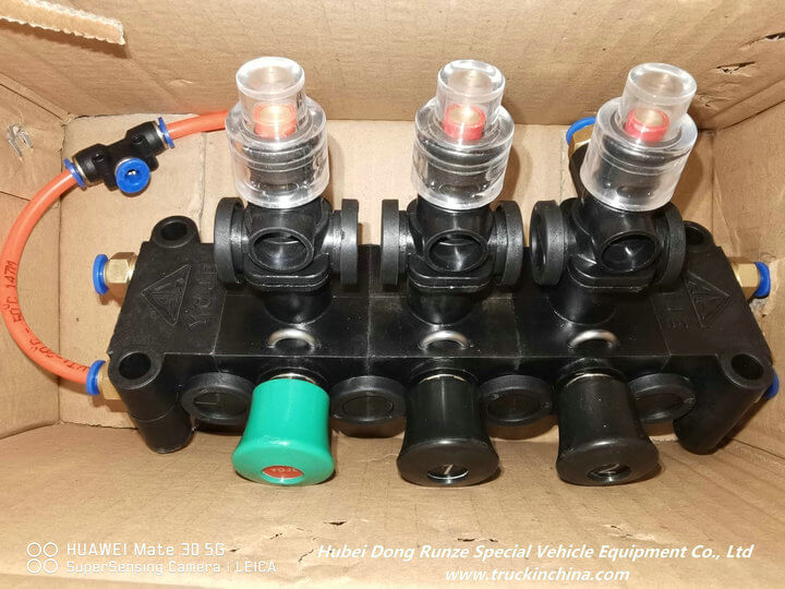 Pneumatic control units valve for fuel tanker (8) Pneumatic control units valve for fuel tanker (8)