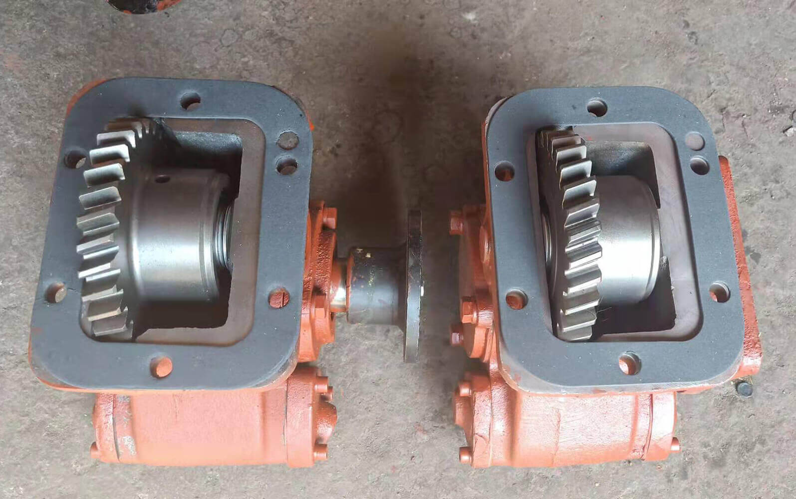 New 5S100 power take-off (30 teeth) 2 New 5S100 power take-off (30 teeth) 2