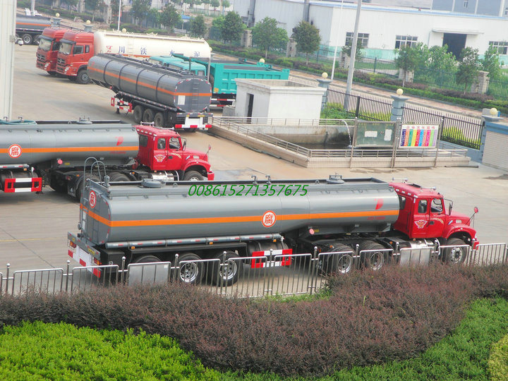 Dilute Sulfuric Acid Tank Trailer (3 axles Semi Trailer 19900Liters, 22400liters, 32000L Steel Lined LLDPE Acid Tank)