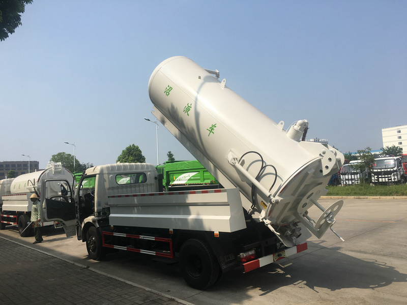 High Pressure Jetting Combined Sewer Truck 3cbm Vacuum Sewage Tank 1cbm Jetting Water Tank Rhd or LHD 4X4 - 4X2