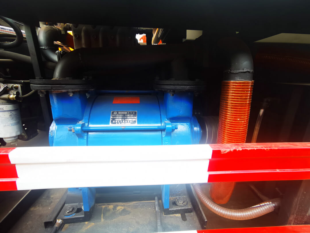 DFAC Septic Tank Trucks Combined Sewer Jetter unit (16) DFAC Septic Tank Trucks Combined Sewer Jetter unit (16)