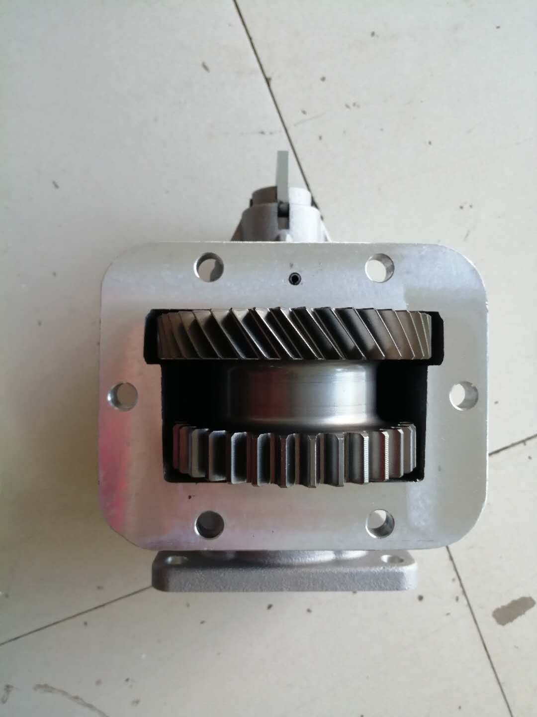 Power-take-offs (PTOs) ZF5S400V SDQ51-44 PTO (4) Power-take-offs (PTOs) ZF5S400V SDQ51-44 PTO (4)