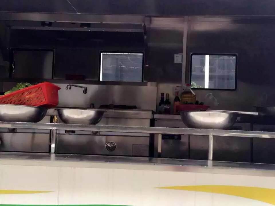 King Run Mobile Fast Food Truck for Military Troops Field Cooking 4X2 Optional Offroad 4X4