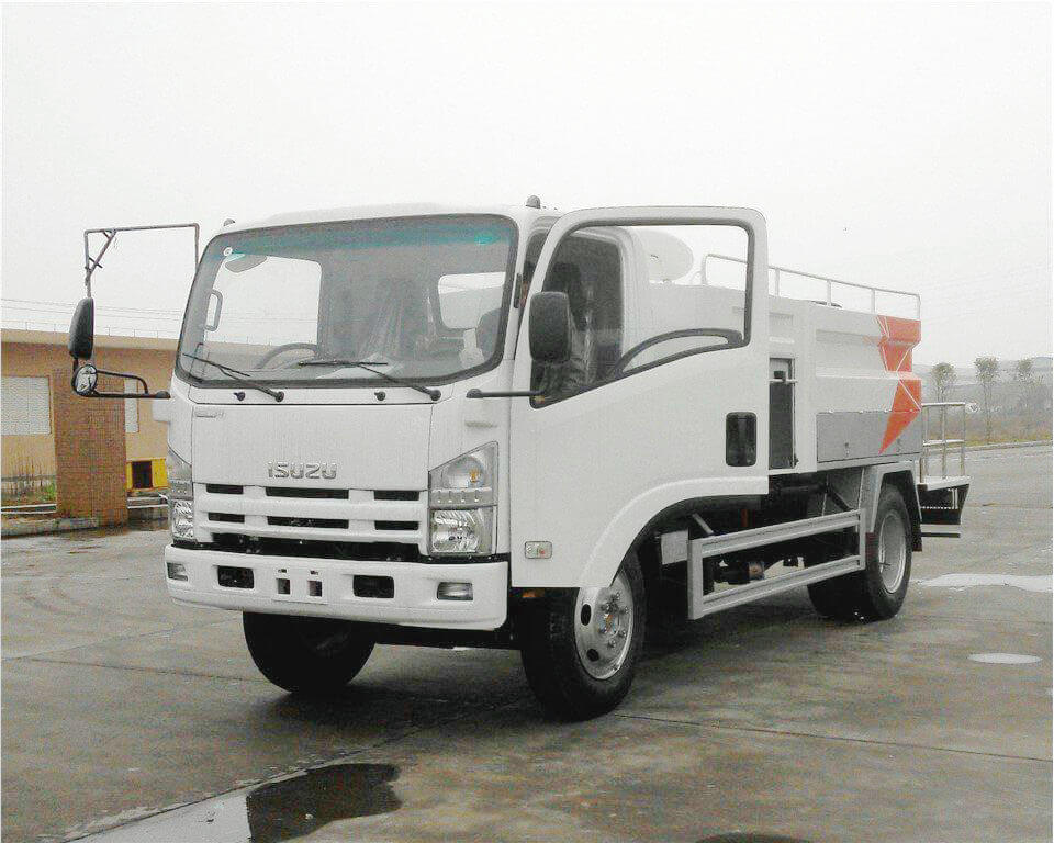 ISUZU Sewer Jetting Truck 4CBM (9) ISUZU Sewer Jetting Truck 4CBM (9)