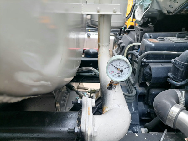 HOWO 3ton Septic tank truck (5) HOWO 3ton Septic tank truck (5)