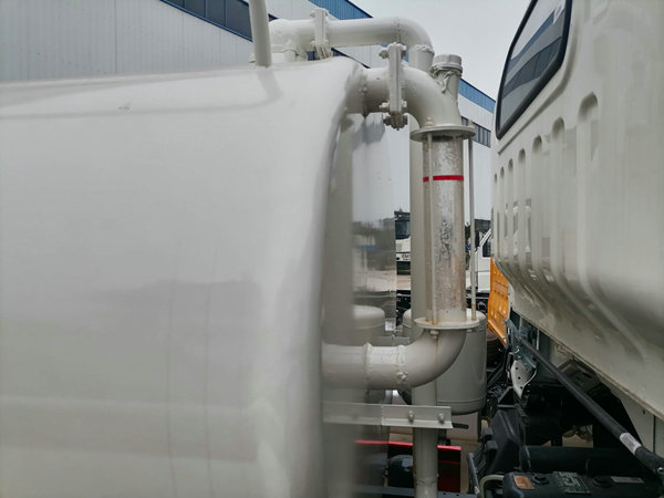 HOWO 3ton Septic tank truck (4) HOWO 3ton Septic tank truck (4)