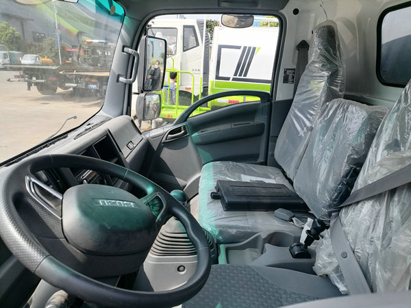 ISUZU Vacuum Tanker Combined Sewer Flushing Cleaning Jetting Truck (6) ISUZU Vacuum Tanker Combined Sewer Flushing Cleaning Jetting Truck (6)