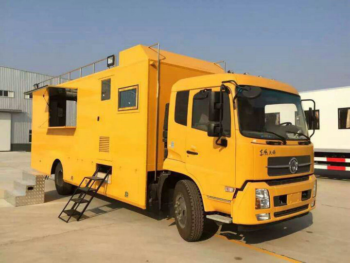 King Run Mobile Fast Food Truck for Military Troops Field Cooking 4X2 Optional Offroad 4X4