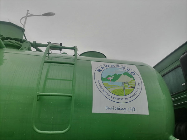 Sinotruck howo Vacuum Sewer Jetting Truck 10cbm (5) Sinotruck howo Vacuum Sewer Jetting Truck 10cbm (5)