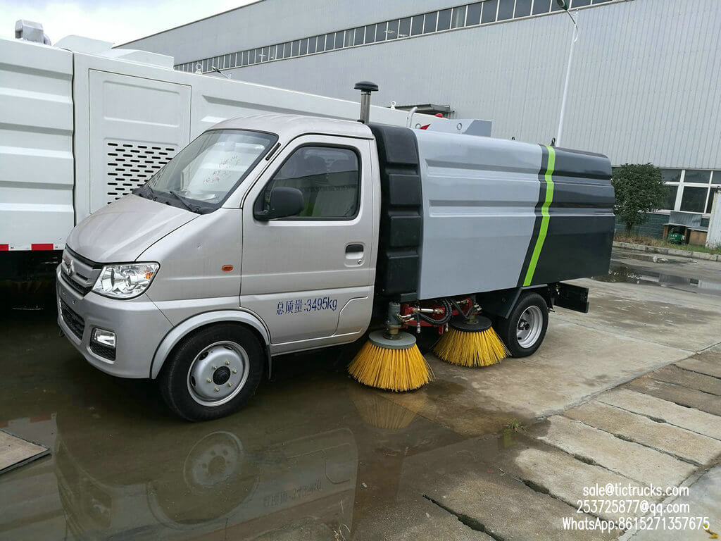 Dongrun mini road sweeper -1900Liter-.jpg Dongrun mini road sweeper -1900Liter-.jpg