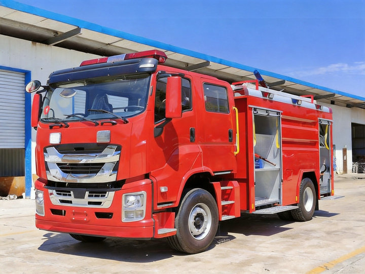 4500L fire engine Isuzu truck (10) 4500L fire engine Isuzu truck (10)