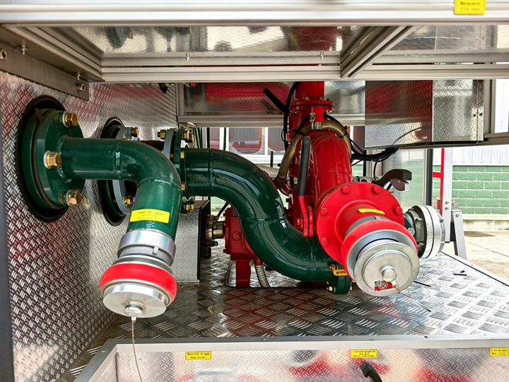 ISUZU 4x2 Compact Urban Rapid (Fast Quick) Attack Fire Truck (15) ISUZU 4x2 Compact Urban Rapid (Fast Quick) Attack Fire Truck (15)