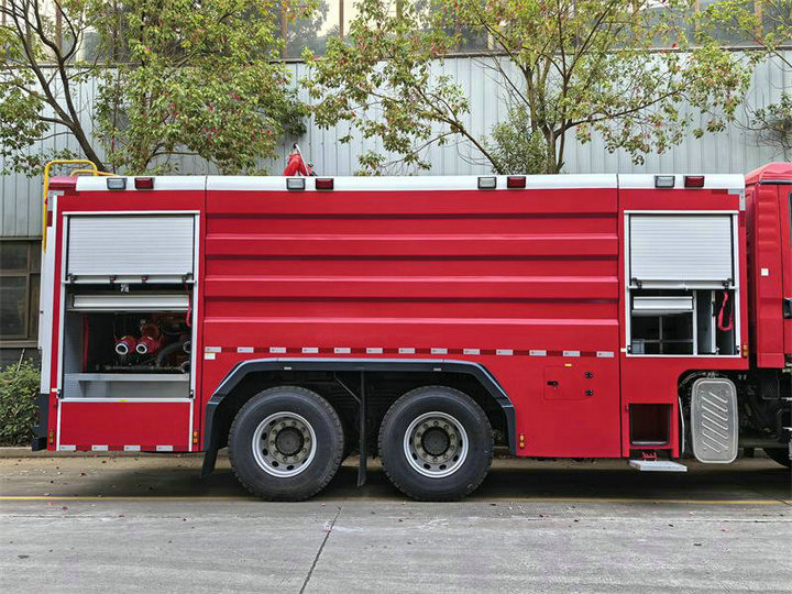 HOWO engine fire rescue trucks 12000L (18) HOWO engine fire rescue trucks 12000L (18)