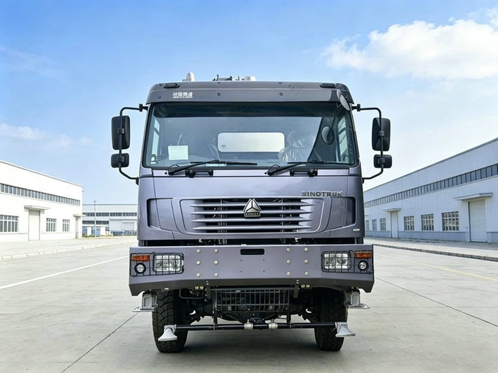 HOWO 6x6 water bowser trucks (5) HOWO 6x6 water bowser trucks (5)