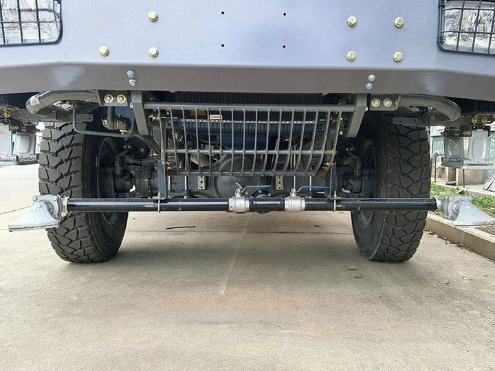 HOWO 6x6 water bowser trucks (15) HOWO 6x6 water bowser trucks (15)