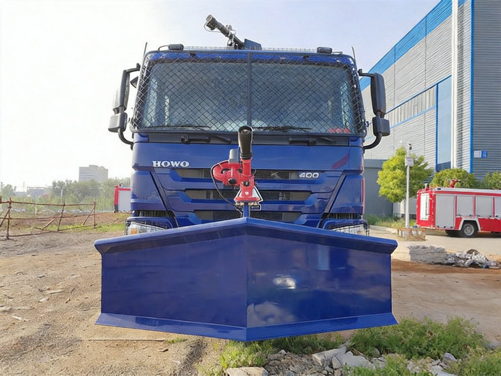 HOWO Anti Riot Water Cannon Vehicle 12000 Water (11) HOWO Anti Riot Water Cannon Vehicle 12000 Water (11)