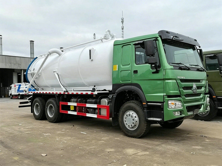 HOWO Cesspit Emptier Vacuum Super Sucker Septic Tank Truck 22m3 (3) HOWO Cesspit Emptier Vacuum Super Sucker Septic Tank Truck 22m3 (3)