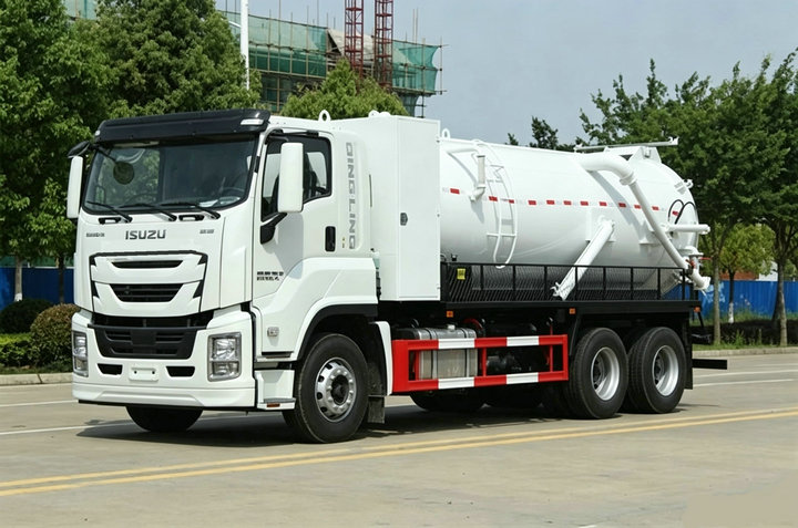 Isuzu GIGA 6x4 20000L Vacuum Suction Septic Truck (9) Isuzu GIGA 6x4 20000L Vacuum Suction Septic Truck (9)
