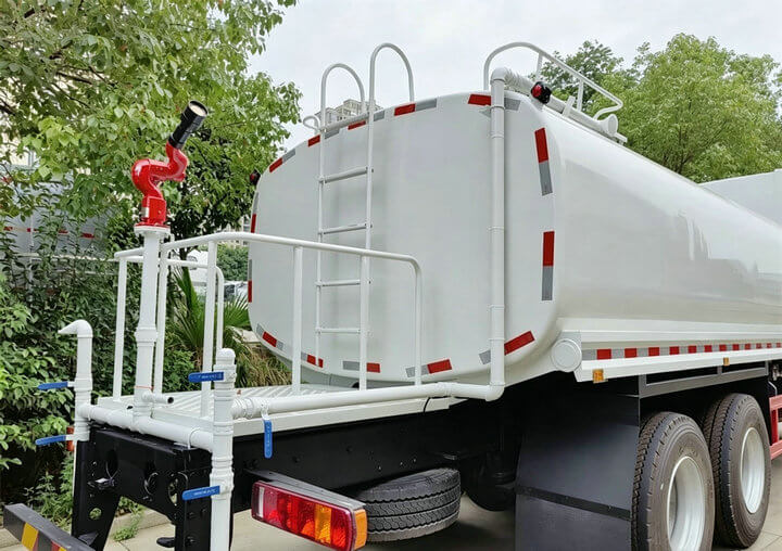 FAW 20T water bowser truck (8) FAW 20T water bowser truck (8)
