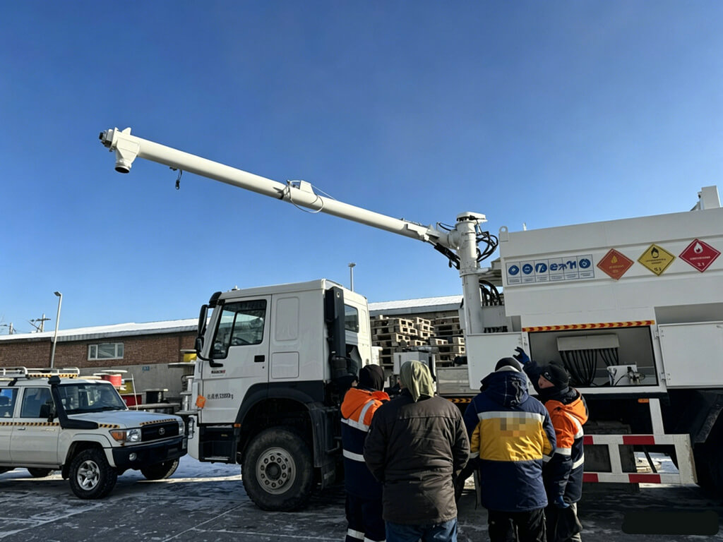 BCLH-20 Onsite mixed granular ammonium explosive ANFO Truck emulsion mobile explosive Manufacturing Unit (8) BCLH-20 Onsite mixed granular ammonium explosive ANFO Truck emulsion mobile explosive Manufacturing Unit (8)