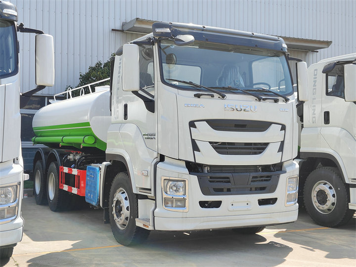 Isuzu GIGA heavy-duty 20000L water tanker (8) Isuzu GIGA heavy-duty 20000L water tanker (8)