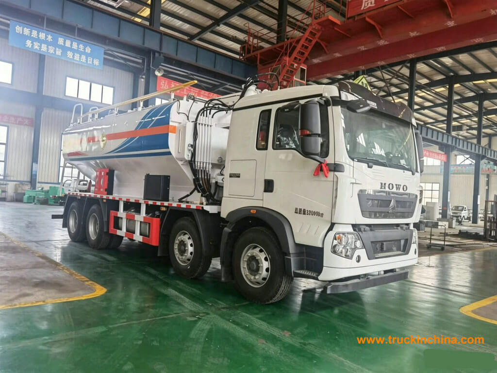 ANFO bulk truckers mixing and charging machine (1) ANFO bulk truckers mixing and charging machine (1)