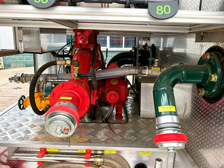 ISUZU 4x2 Compact Urban Rapid (Fast Quick) Attack Fire Truck (13) ISUZU 4x2 Compact Urban Rapid (Fast Quick) Attack Fire Truck (13)