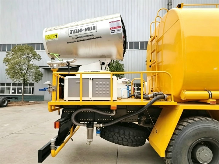 AWD 4x4 Howo Dust Control Mining Sprinkler Tanker Truck (8) AWD 4x4 Howo Dust Control Mining Sprinkler Tanker Truck (8)