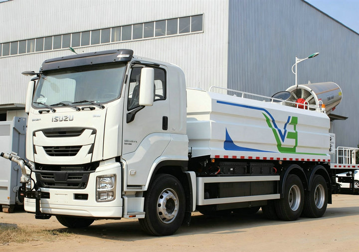 ISUZU GIGA Dust Control Water Cannon Truck (2) ISUZU GIGA Dust Control Water Cannon Truck (2)