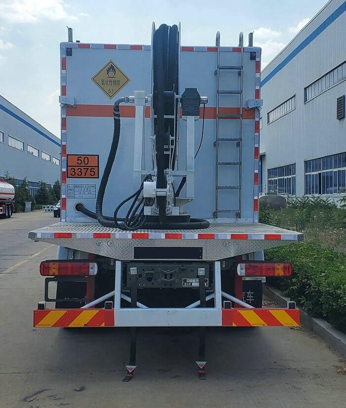 ANFO emulsion Explosive Delivery Truck for Onsite Mixing and Loading (5) ANFO emulsion Explosive Delivery Truck for Onsite Mixing and Loading (5)