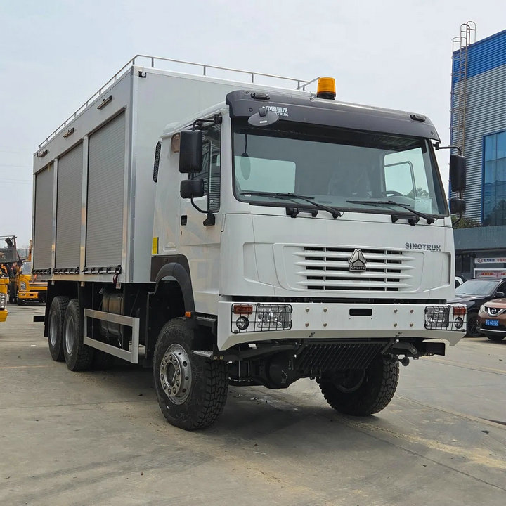 Sinotruk-HOWO- Mobile Workshop Lube Truck (12) Sinotruk-HOWO- Mobile Workshop Lube Truck (12)