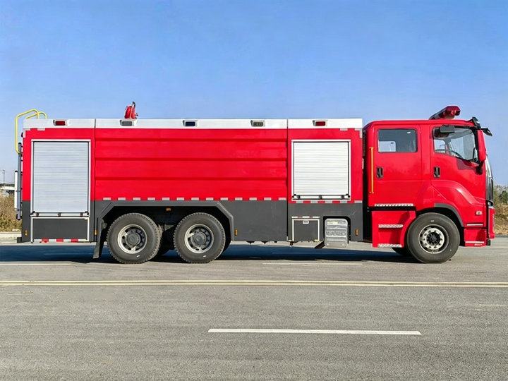 ISUZU GIGA FVZ 3000 Gallon Fire Tanker Trucks (13) ISUZU GIGA FVZ 3000 Gallon Fire Tanker Trucks (13)