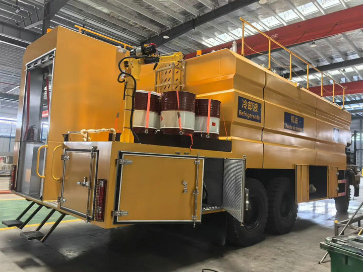 HANWO Mobile Lube Truck for Mining Area Service (3) HANWO Mobile Lube Truck for Mining Area Service (3)