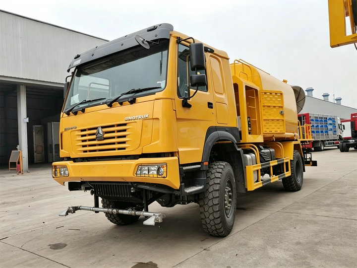 AWD 4x4 Howo Dust Control Mining Sprinkler Tanker Truck (9) AWD 4x4 Howo Dust Control Mining Sprinkler Tanker Truck (9)