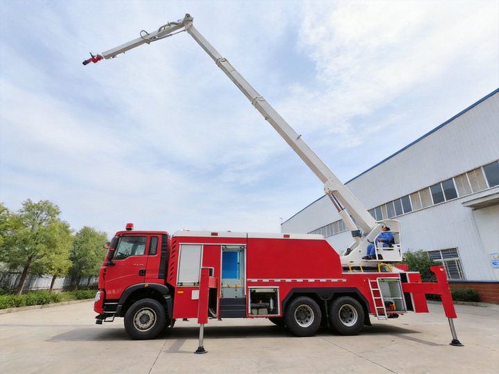 Howo 32m high jetting fire water trucks (7) Howo 32m high jetting fire water trucks (7)