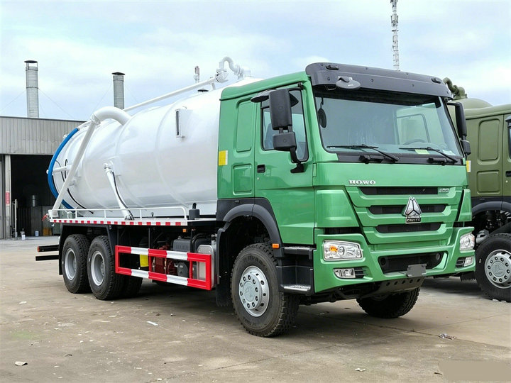 HOWO Cesspit Emptier Vacuum Super Sucker Septic Tank Truck 22m3 (4) HOWO Cesspit Emptier Vacuum Super Sucker Septic Tank Truck 22m3 (4)