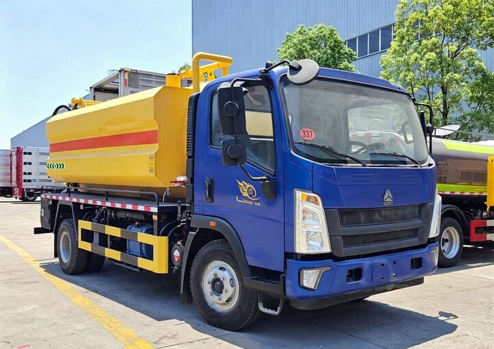 HOWO Sewer Flushing and Cleaning Truck 5T (9) HOWO Sewer Flushing and Cleaning Truck 5T (9)