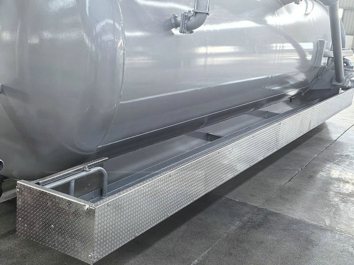 8CBM septic vacuum pump tanker truck body kits (8) 8CBM septic vacuum pump tanker truck body kits (8)