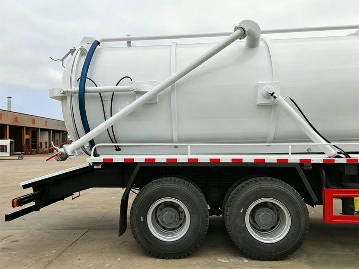 HOWO Cesspit Emptier Vacuum Super Sucker Septic Tank Truck 22m3 (8) HOWO Cesspit Emptier Vacuum Super Sucker Septic Tank Truck 22m3 (8)