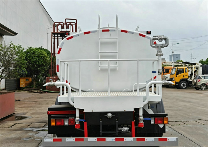 ISUZU GIGA 5X 12000Liters water tanker truck (7) ISUZU GIGA 5X 12000Liters water tanker truck (7)