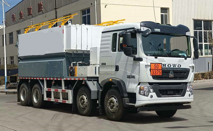 ANFO emulsion Explosive Delivery Truck for Onsite Mixing and Loading (8) ANFO emulsion Explosive Delivery Truck for Onsite Mixing and Loading (8)