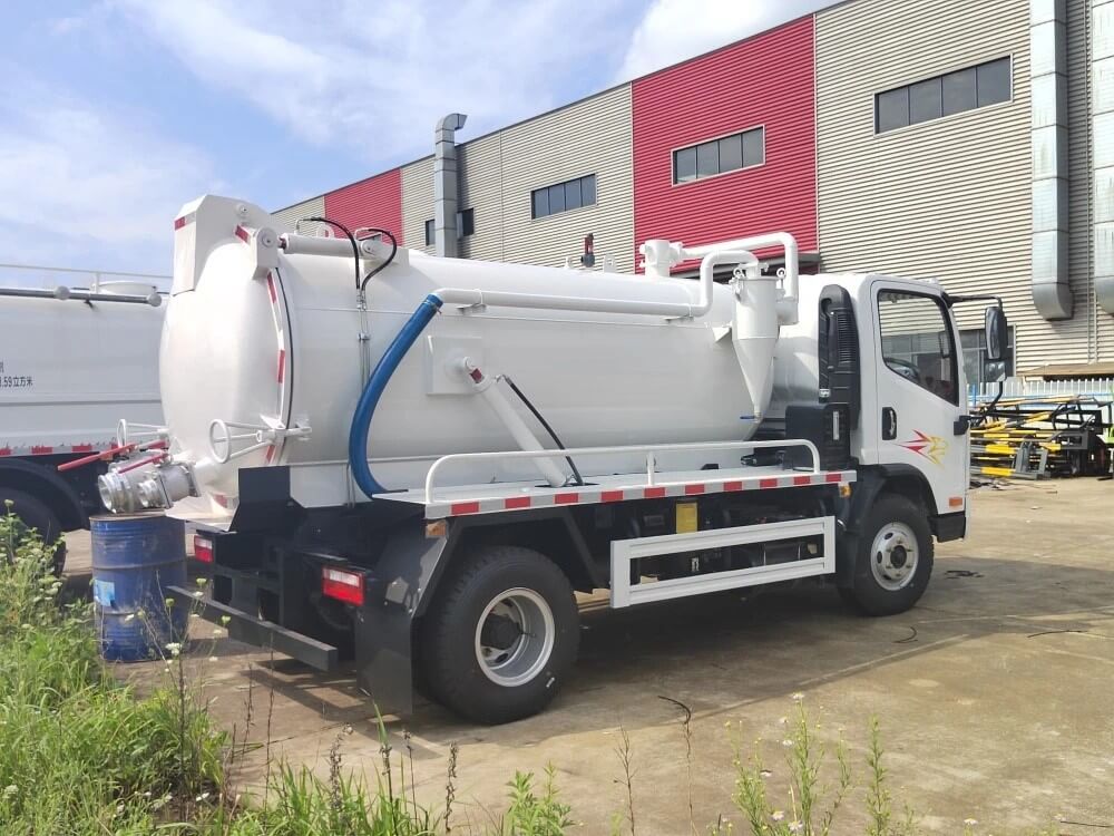 FAW VAC Tanker Truck (2) FAW VAC Tanker Truck (2)