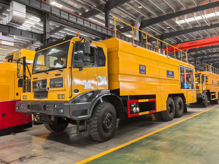 HANWO Mobile Lube Truck for Mining Area Service (1) HANWO Mobile Lube Truck for Mining Area Service (1)